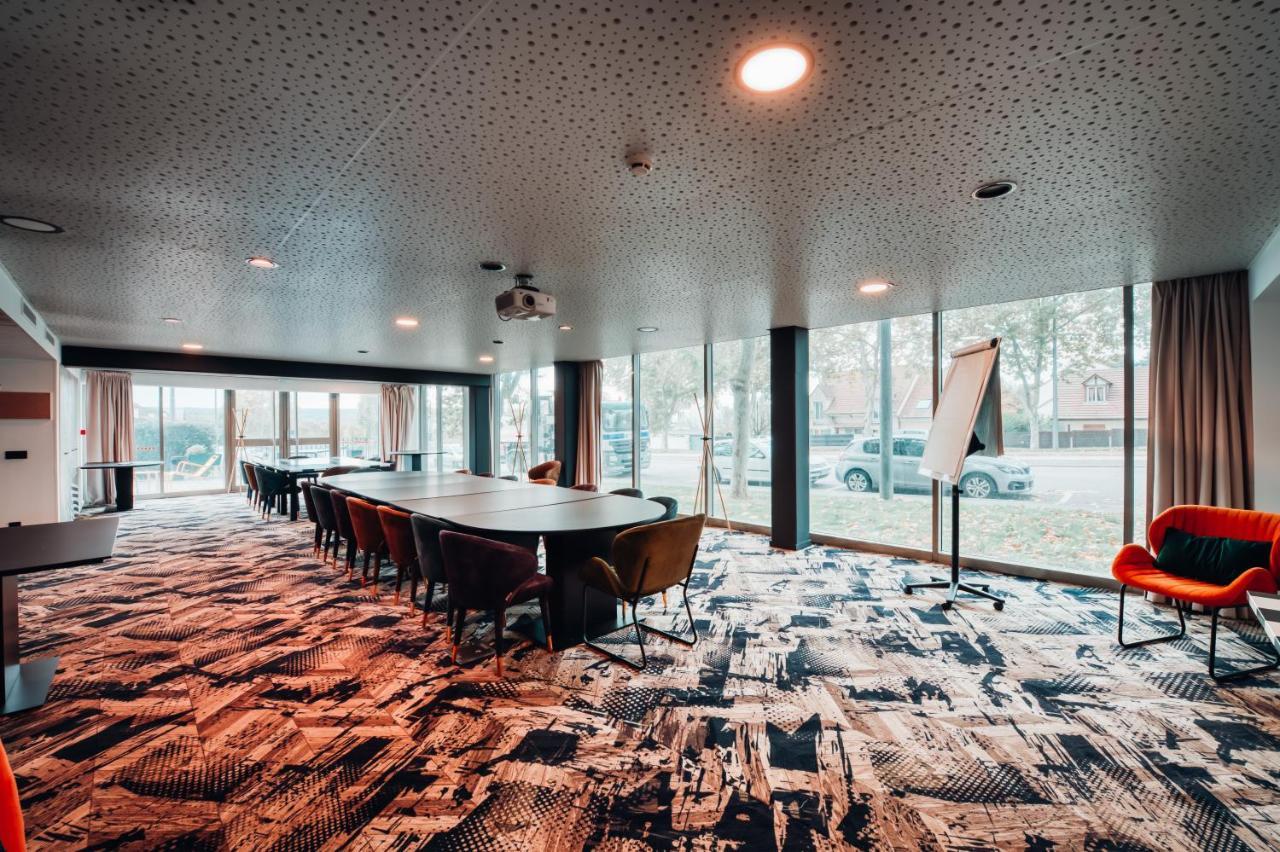 Cowool Cergy Aparthotel Kültér fotó
