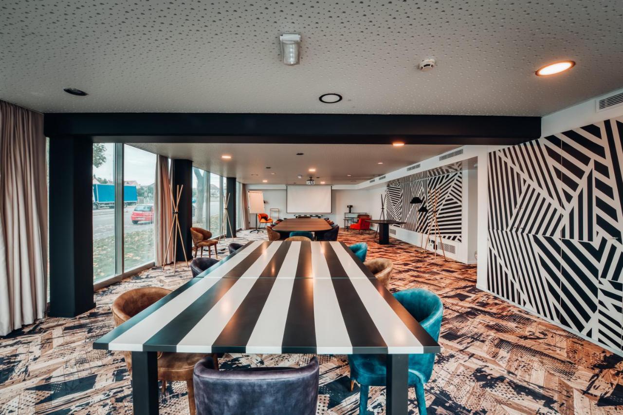 Cowool Cergy Aparthotel Kültér fotó